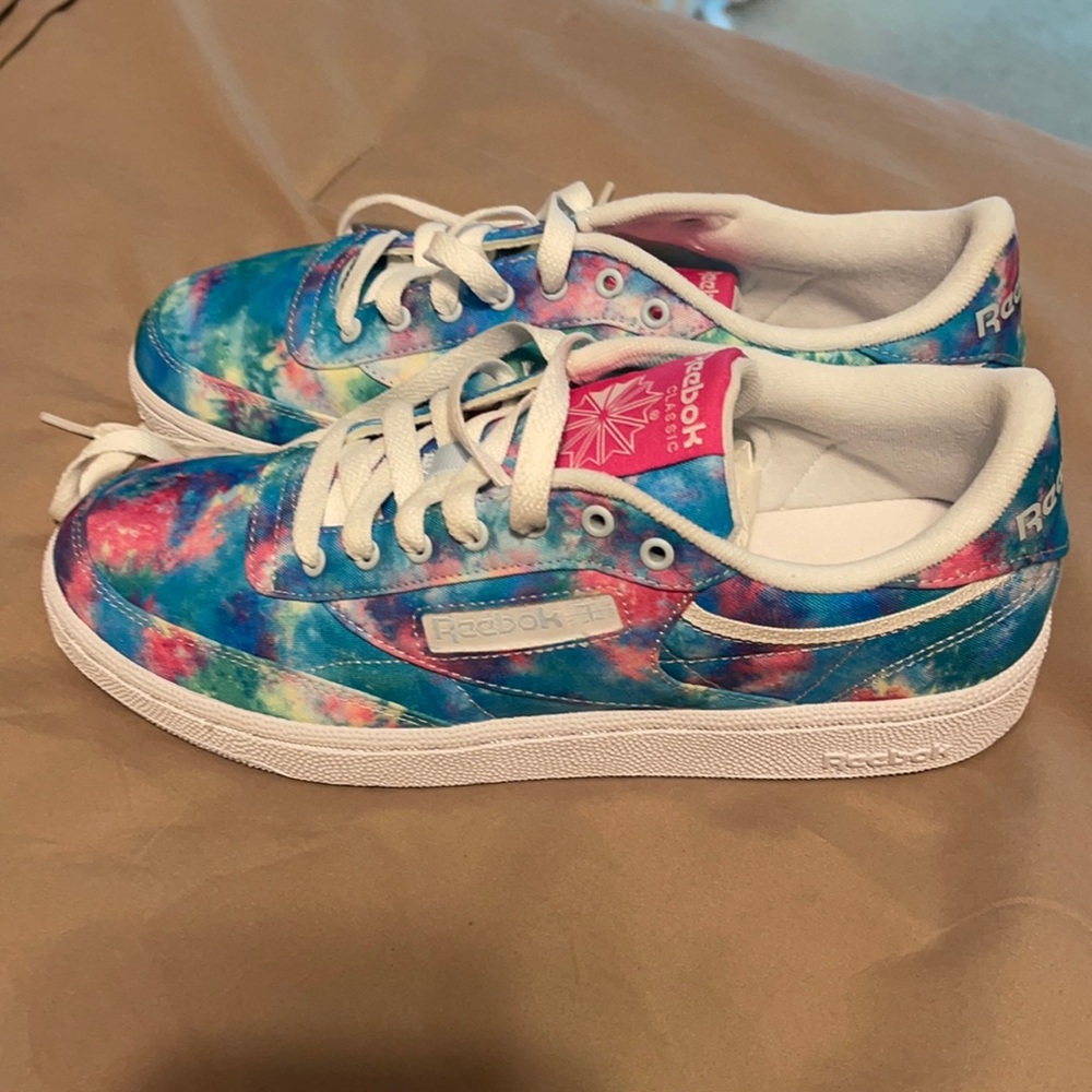 Brand new tie dye Reebok